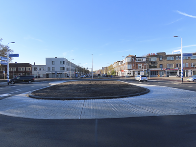 902805 Gezicht in de Marnixlaan te Utrecht, tijdens de herinrichting tot Westelijke Stadsboulevard, vanaf de nieuwe ...